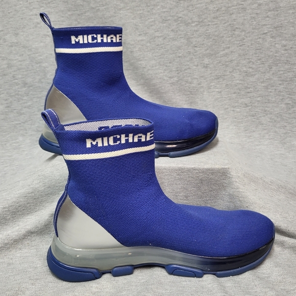 Michael Kors Kendra Bootie Size 7. - Picture 2 of 5